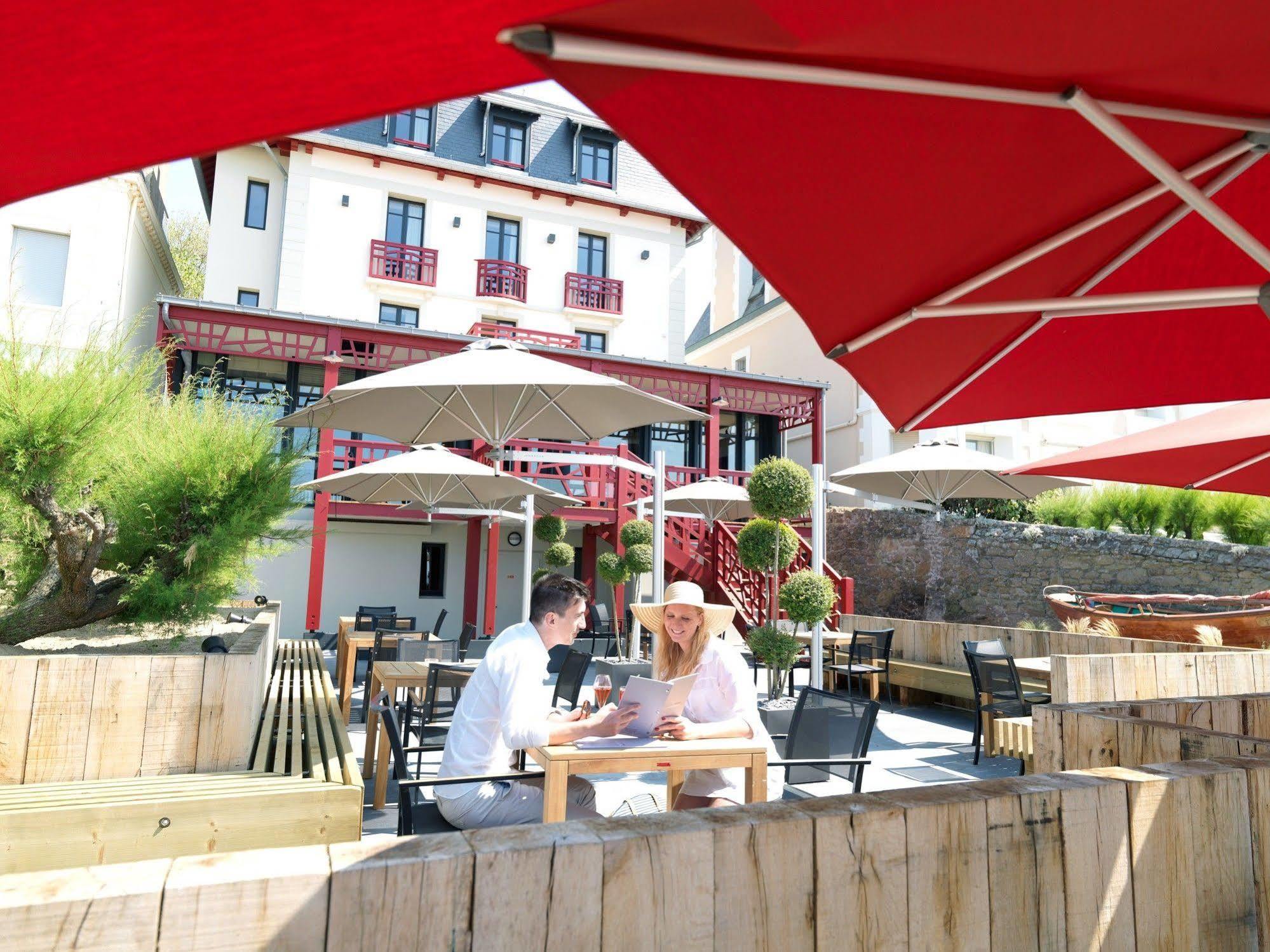 Ar Iniz Hotel 3*